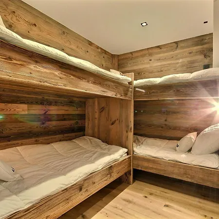 Chalet Neuf Avec Jacuzzi Et Sauna *